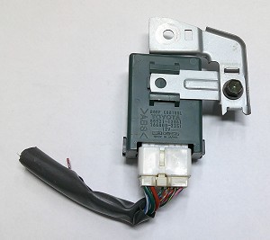 1992 - 1995 TOYOTA CAMRY SUNROOF SCU MODULE 85921-32040; 8592132040 